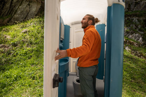 Best Portable restroom trailer rental  in Coffeyville, KS